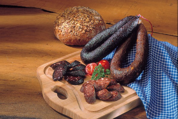 Hausgemachte Rotwurst im Ring, Stück 210g