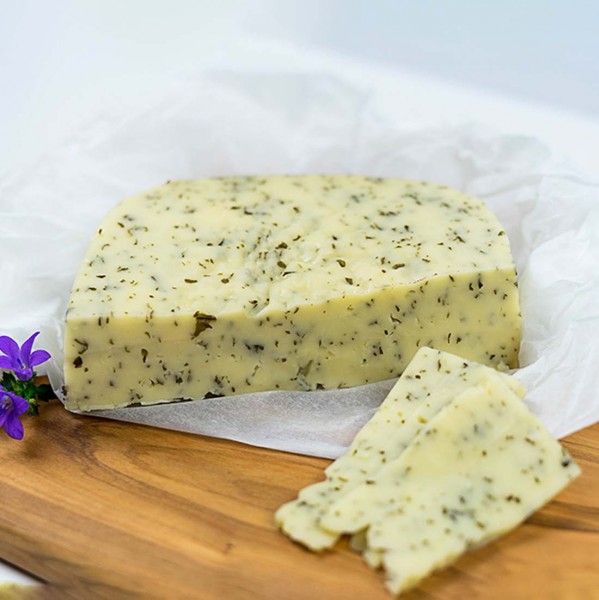 Bio-Hofkäse mit Bärlauch