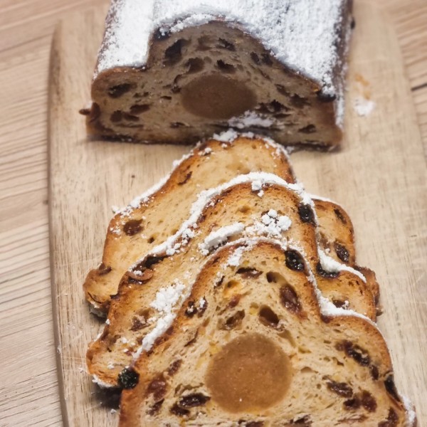 Stollen mit Marzipan